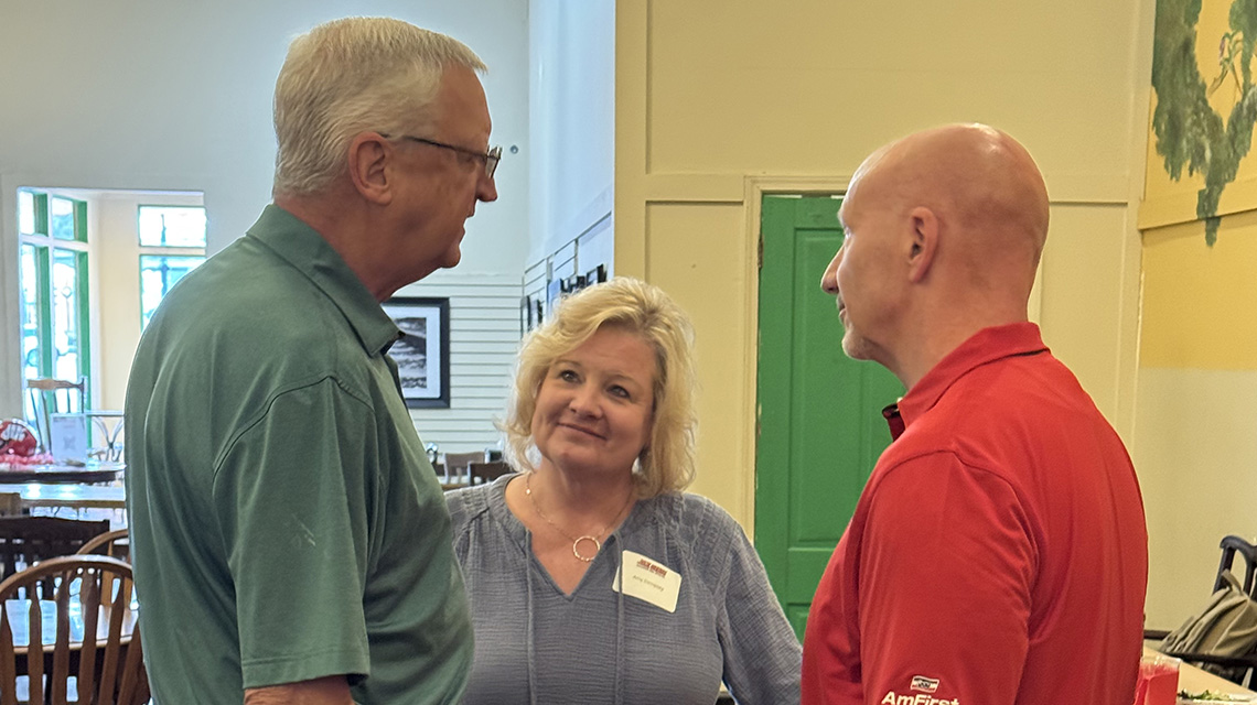 Gamecocks traveled to Cartersville, Georgia, for an evening of camaraderie, insight, and school spirit.