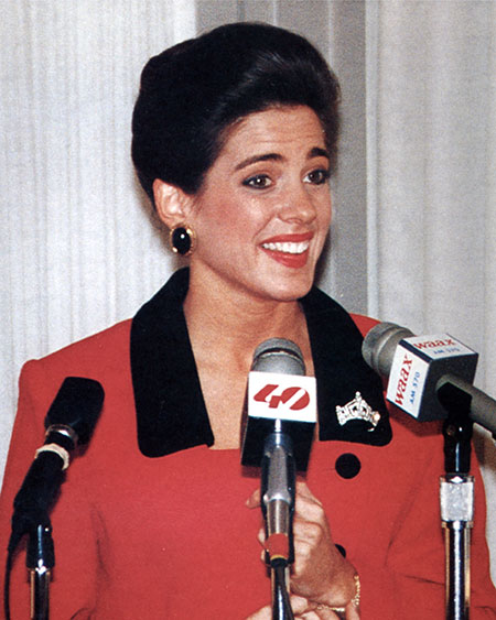Heather Whitestone speaks to the press just after winning the Miss America crown in 1995