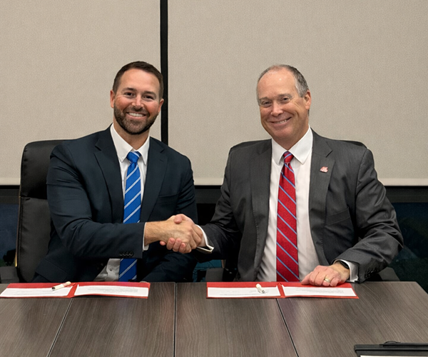 President Killingsworth and LBW President Dr. Brock Kelley at the signing