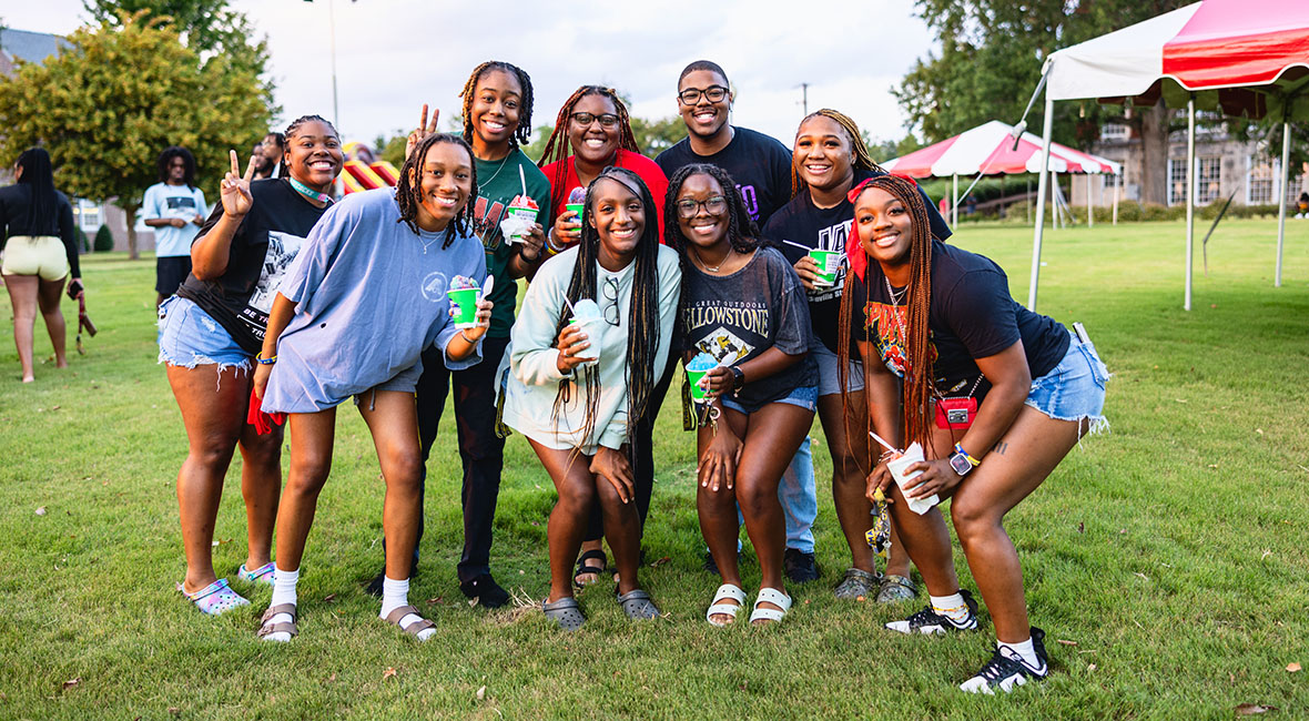 Students enjoy the SGA First Day of Class Party