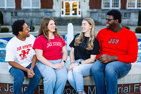 Freshmen and Sophomore students in front of the fountain